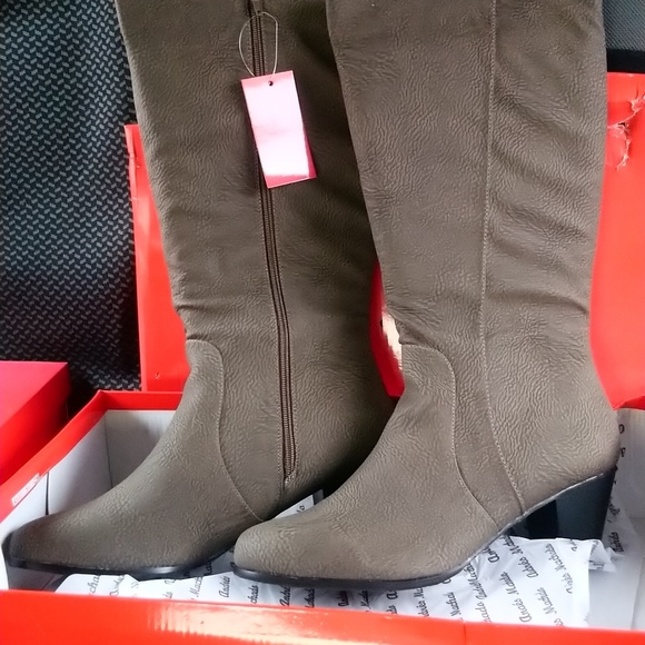 Andre's Machado - Picture 5 of 8